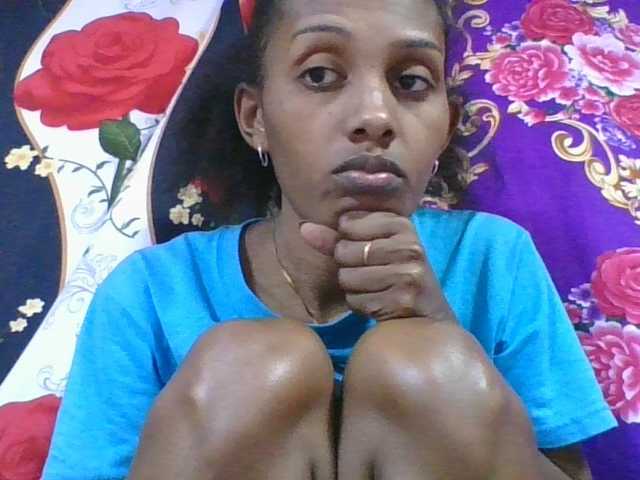 ninie1a live cam on BongaCams