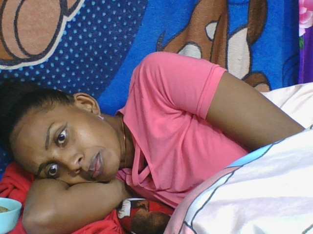 ninie1a live cam on BongaCams
