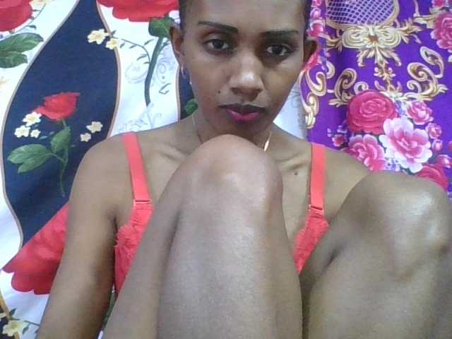 ninie1a live cam on BongaCams