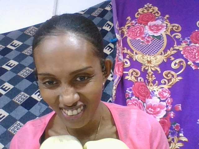 ninie1a live cam on BongaCams