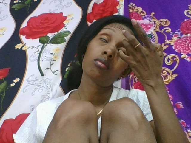 ninie1a live cam on BongaCams