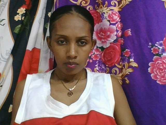 ninie1a live cam on BongaCams