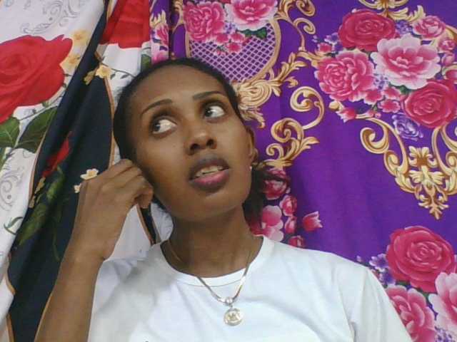 ninie1a live cam on BongaCams