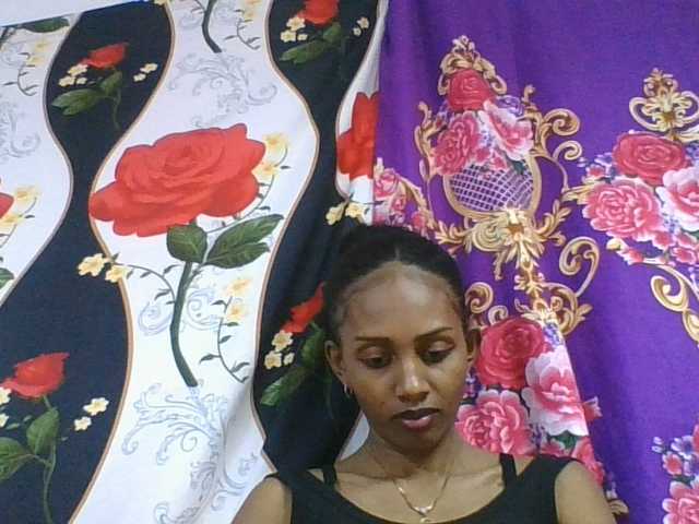 ninie1a live cam on BongaCams