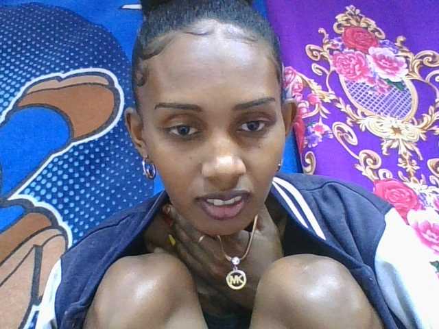 ninie1a live cam on BongaCams