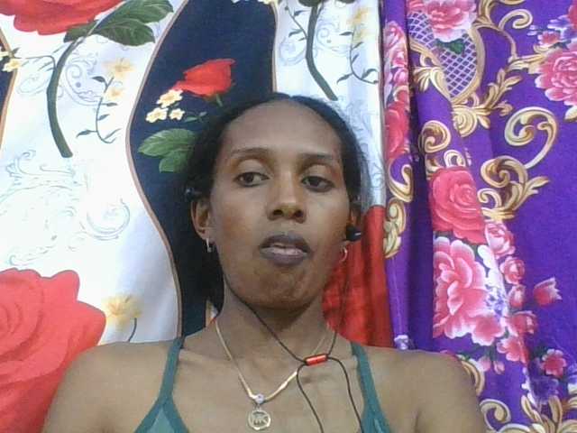 ninie1a live cam on BongaCams
