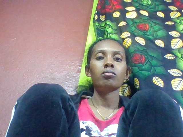 ninie1a live cam on BongaCams