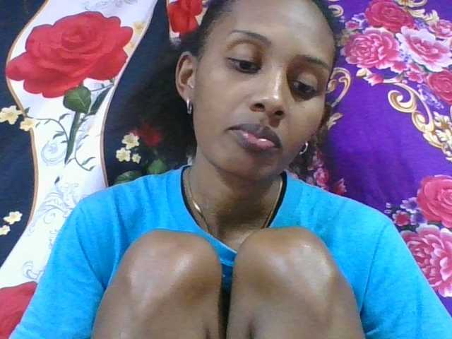 ninie1a live cam on BongaCams