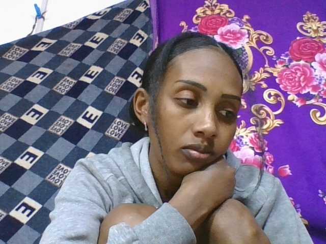 ninie1a live cam on BongaCams