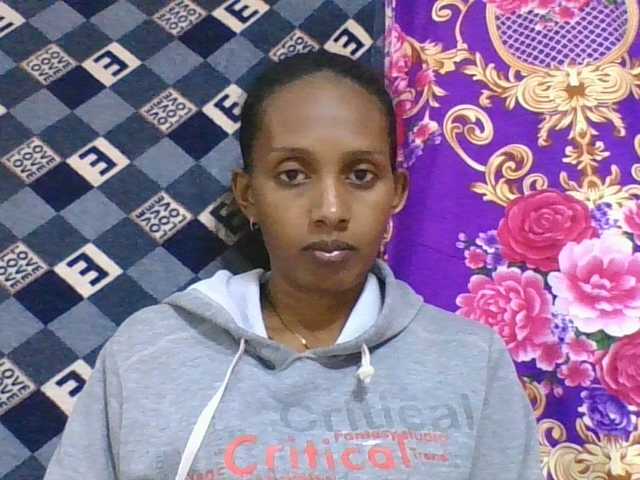 ninie1a live cam on BongaCams