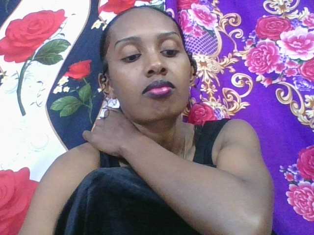 ninie1a live cam on BongaCams