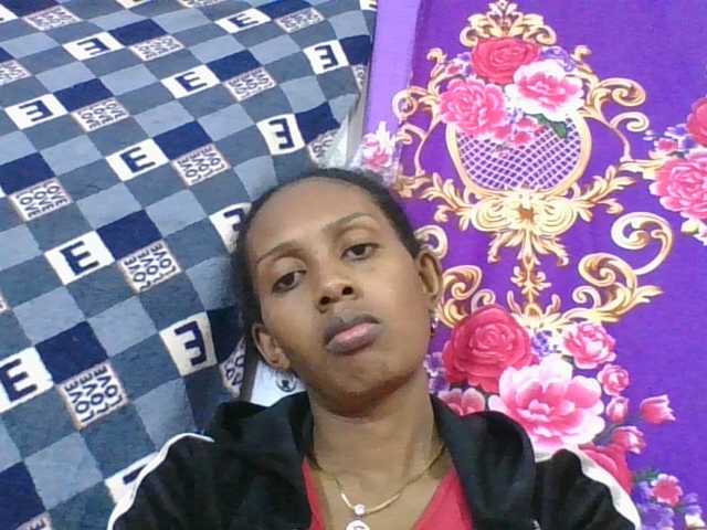 ninie1a live cam on BongaCams
