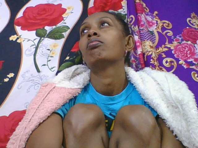 ninie1a live cam preview