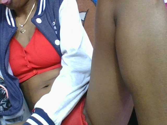 ninie1a live cam on BongaCams