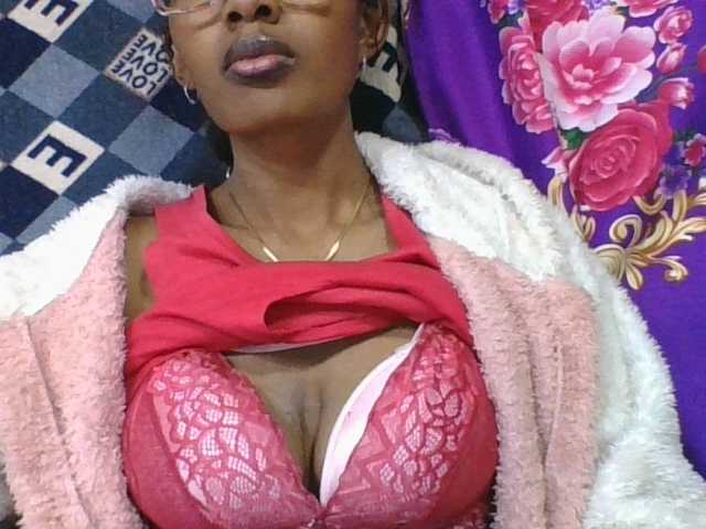 Chat with ninie1a live cam