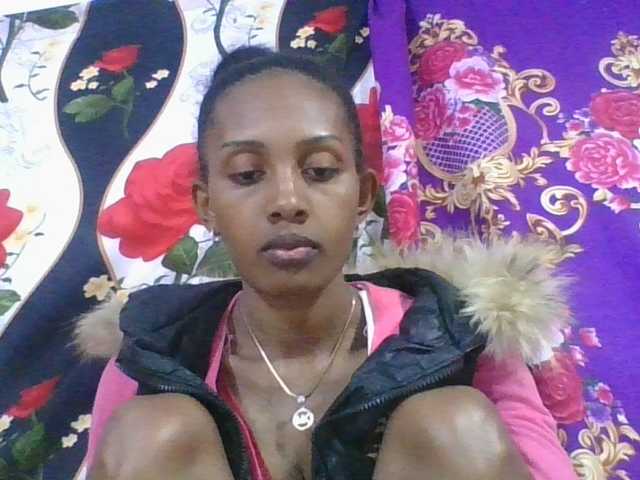 ninie1a live cam on BongaCams