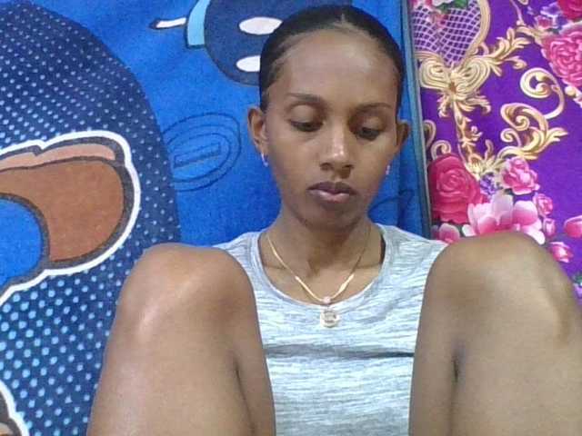 ninie1a live cam on BongaCams
