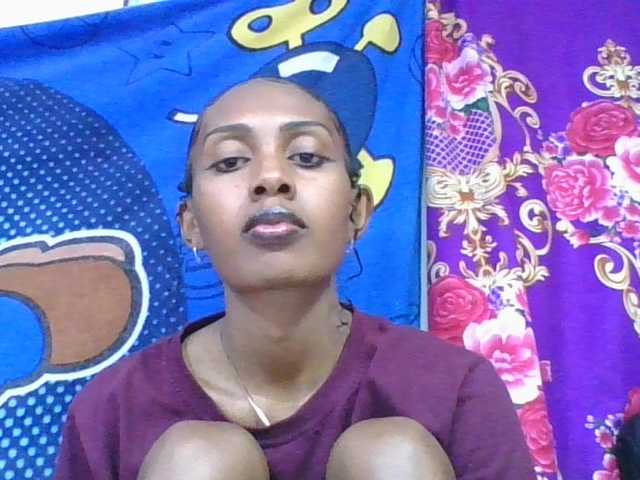 ninie1a live cam on BongaCams