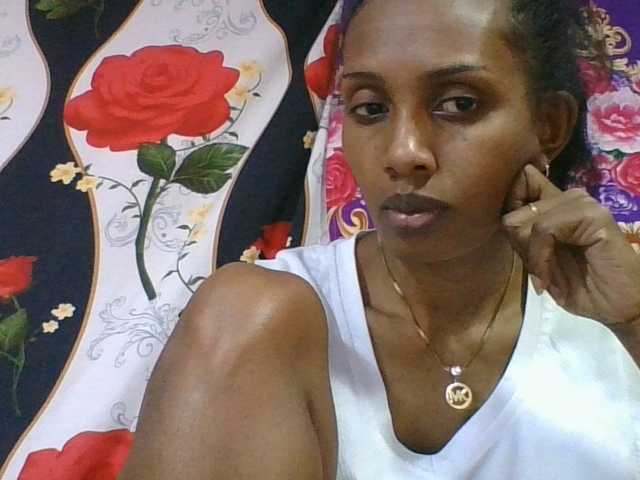 ninie1a live cam on BongaCams