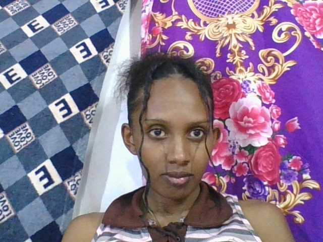 ninie1a live cam on BongaCams