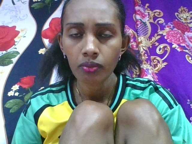 ninie1a live cam on BongaCams