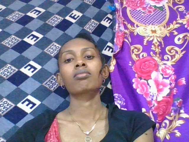 ninie1a live cam on BongaCams
