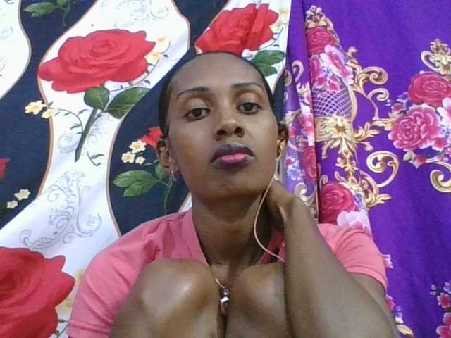 ninie1a live cam on BongaCams