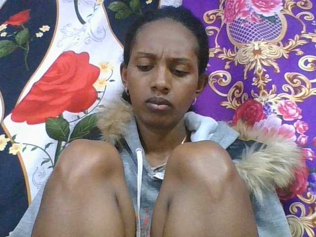 ninie1a live cam on BongaCams