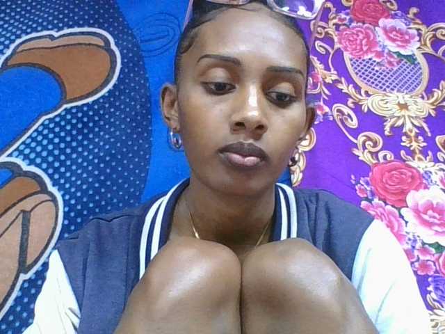 ninie1a live cam on BongaCams