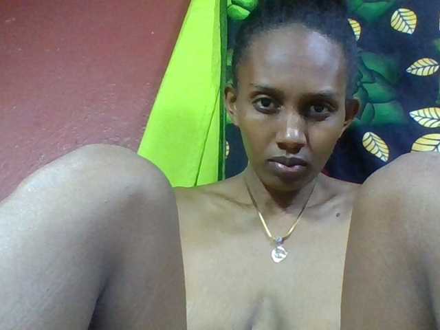ninie1a live cam on BongaCams