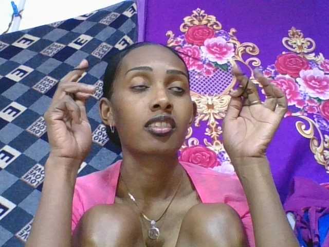 ninie1a live cam on BongaCams