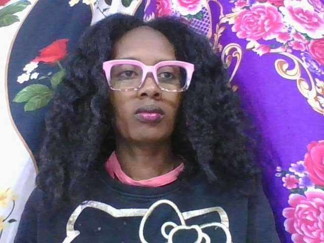 ninie1a live cam on BongaCams