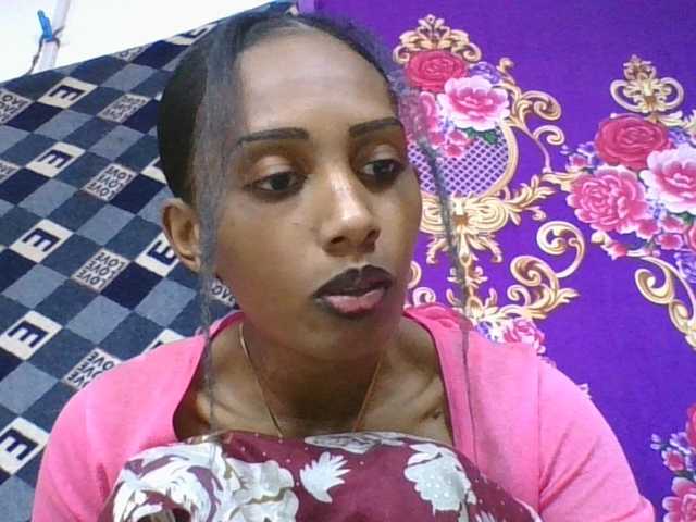 ninie1a live cam on BongaCams