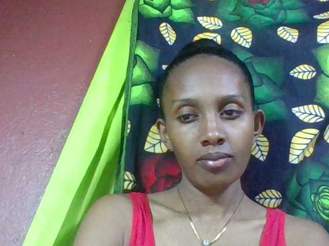 ninie1a live cam on BongaCams