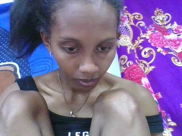 ninie1a live cam on BongaCams