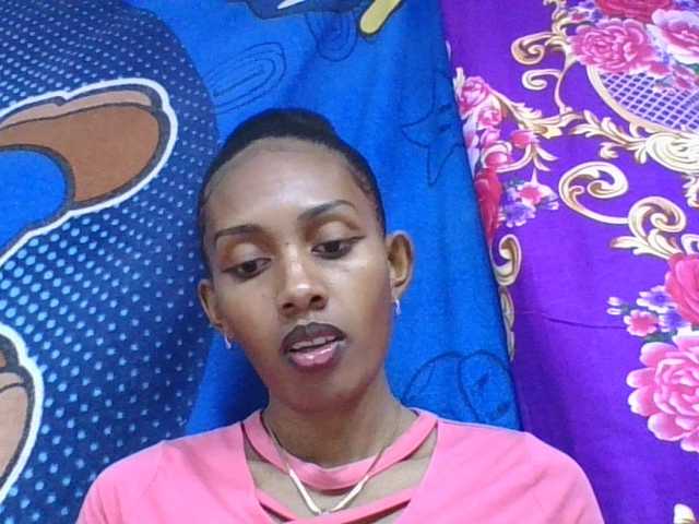 ninie1a live cam on BongaCams