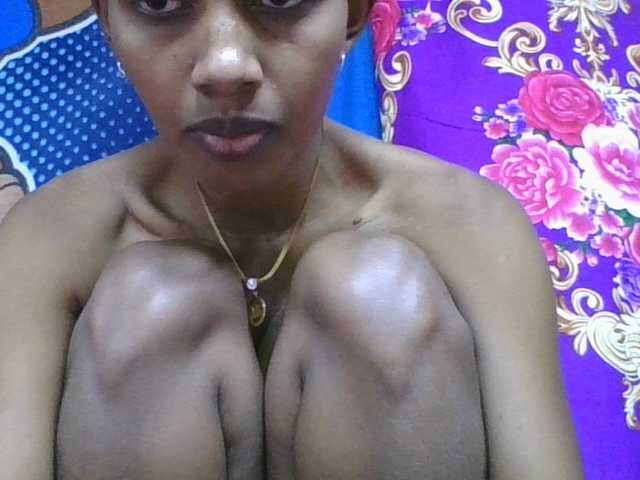 ninie1a Cam en directo en BongaCams
