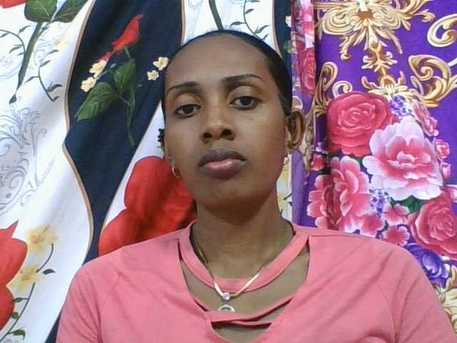 ninie1a live cam on BongaCams