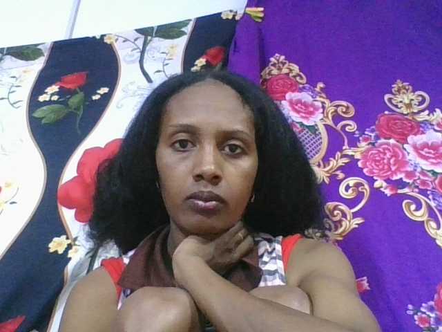 ninie1a live cam on BongaCams