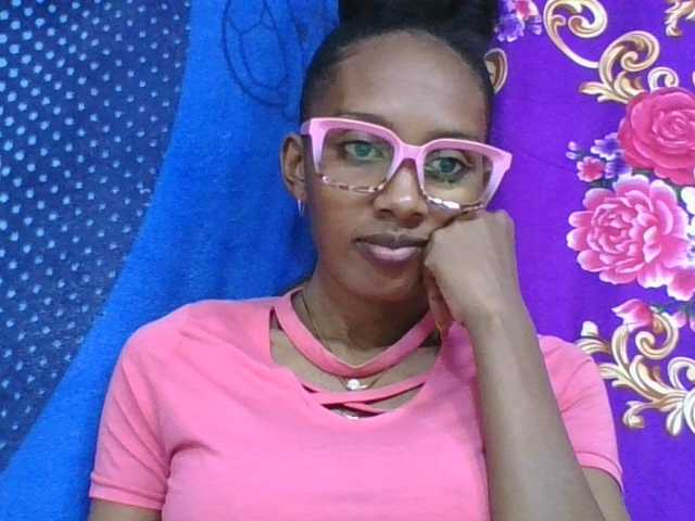 ninie1a live webcam show