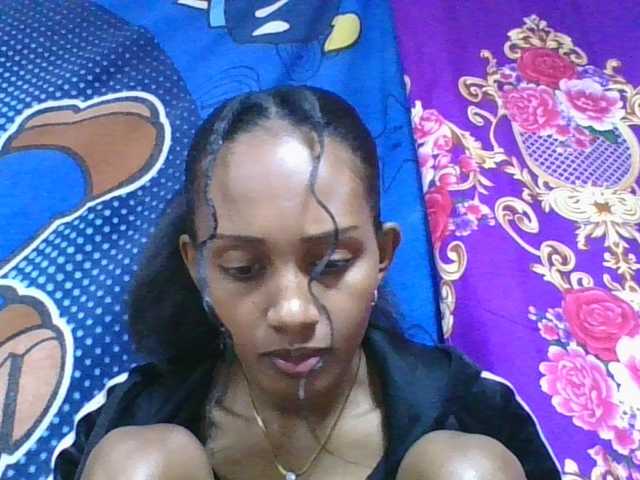 le modèle ninie1a est en webcam porno dans un show sur le site bongacams, il possède les tags suivants: Ebony,Brunette,Shaved