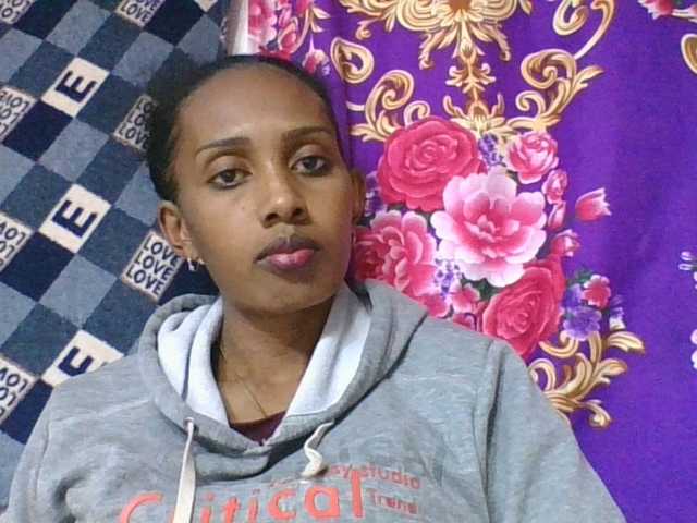 ninie1a live cam on BongaCams