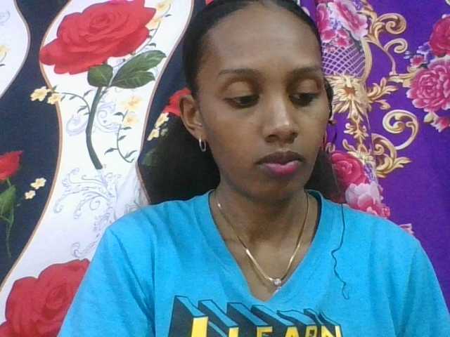 ninie1a live cam on BongaCams