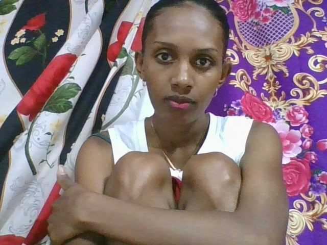 ninie1a live cam on BongaCams