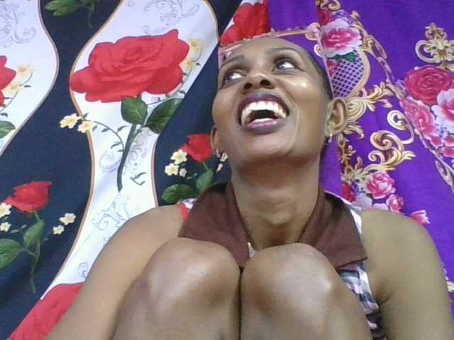 ninie1a live cam on BongaCams