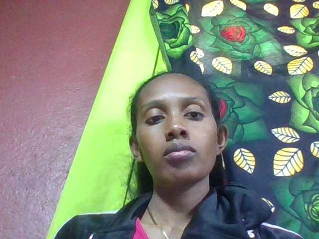 ninie1a live cam on BongaCams