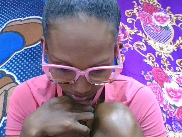 ninie1a live cam on BongaCams