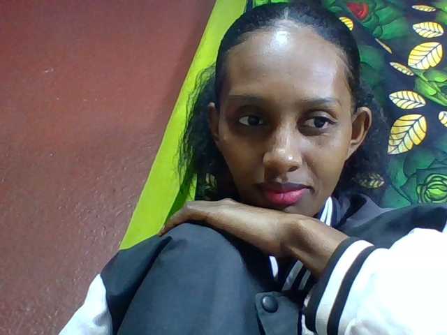 ninie1a, live now on BongaCams