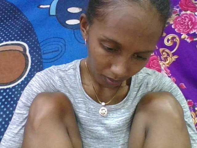 ninie1a live cam on BongaCams