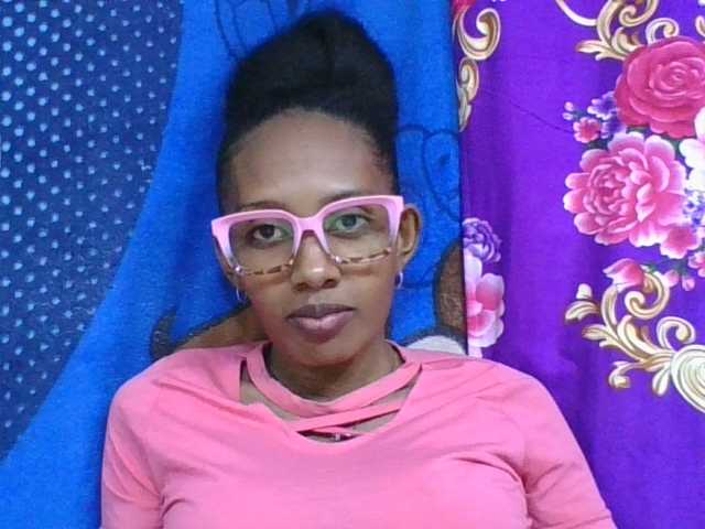 ninie1a live webcam show
